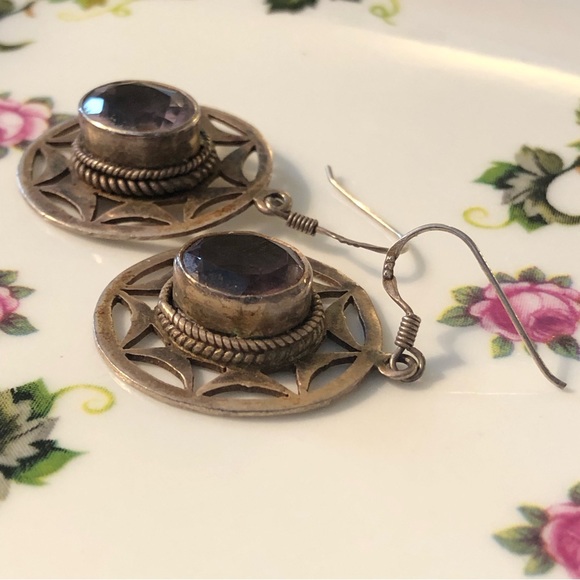 💥💥FINAL PRICE💥💥Vtg stamped 925 sterling silver dangle earrings faceted amethysts - Picture 4 of 9